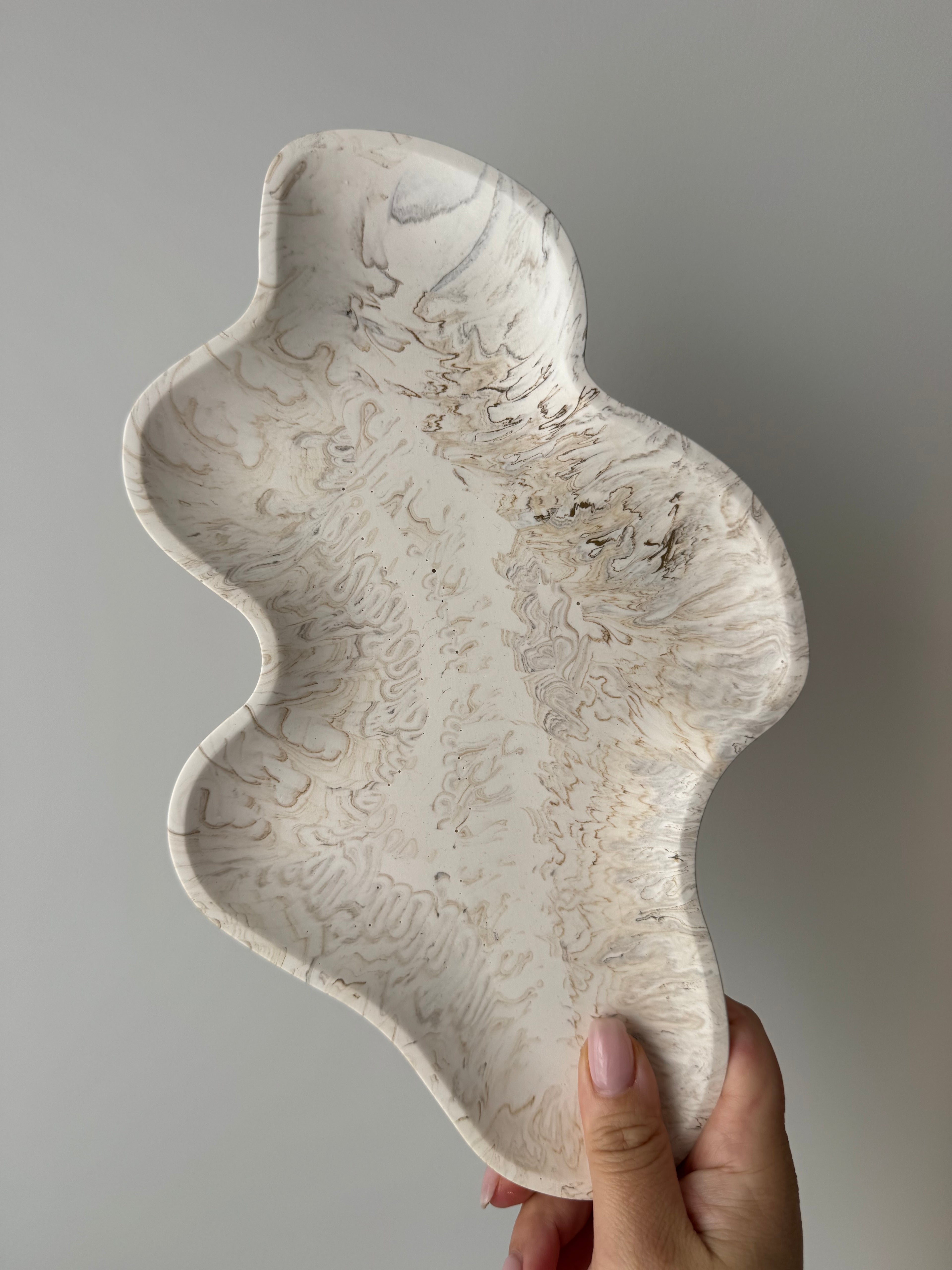 The Elara Tray - Beige Marble