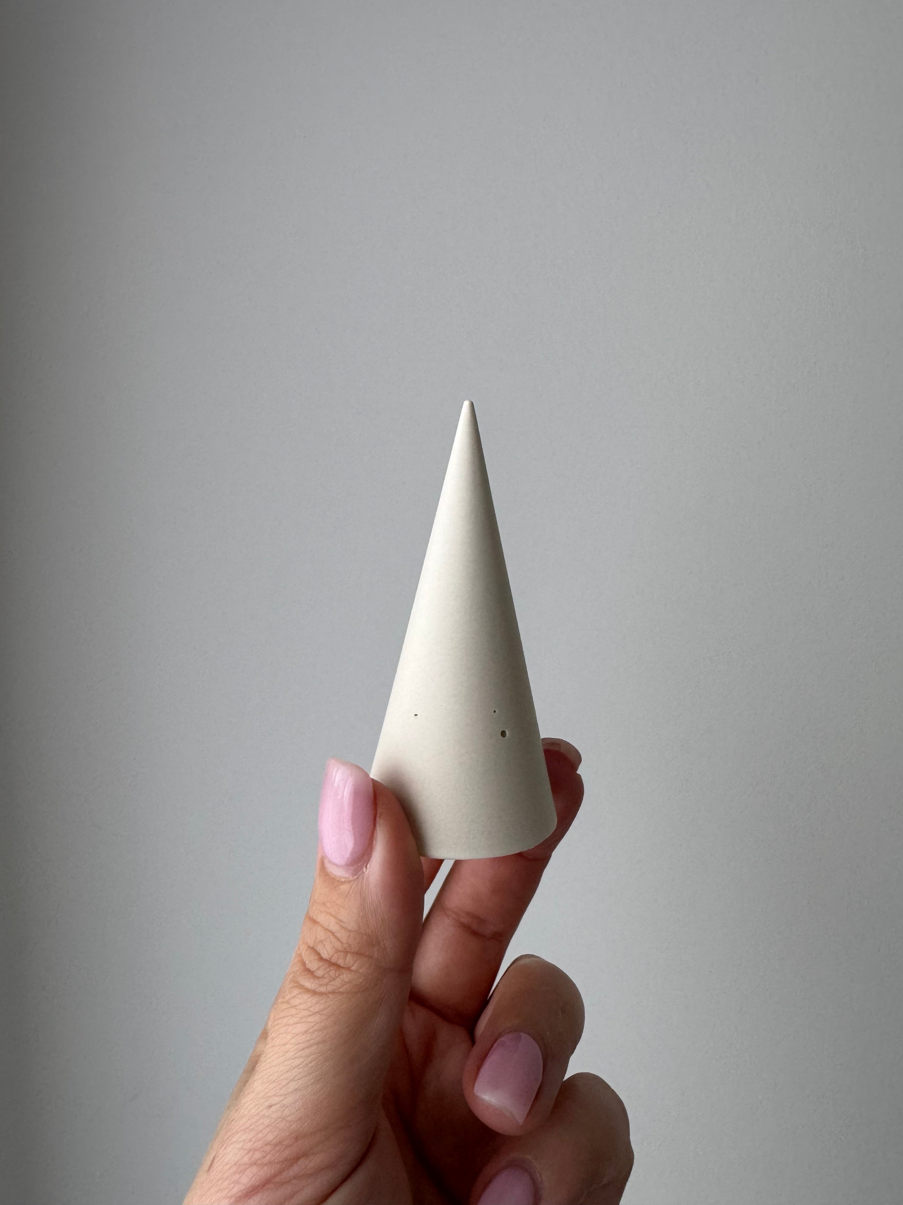 The Amara Ring Holder