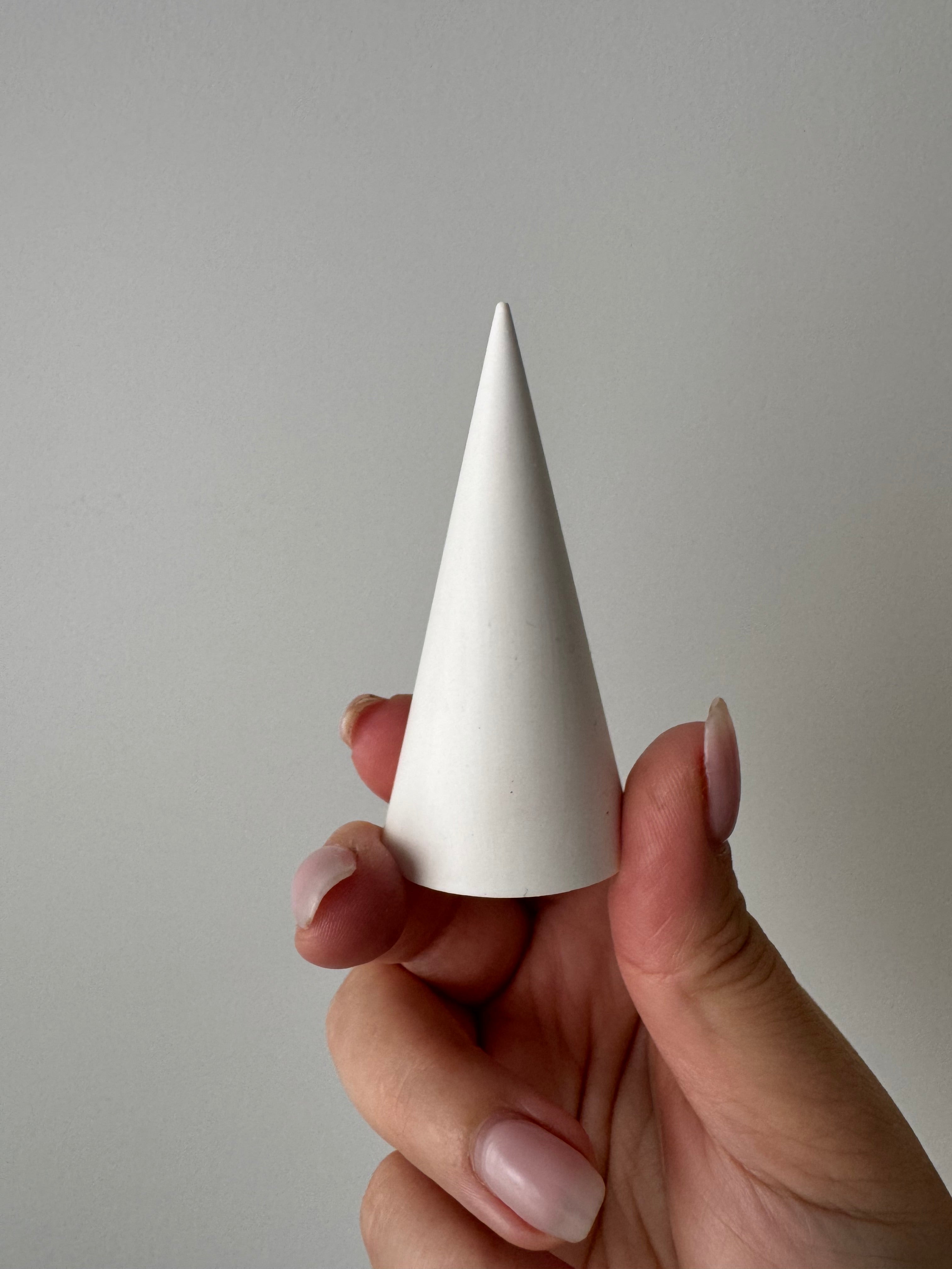 The Amara Ring Holder - White