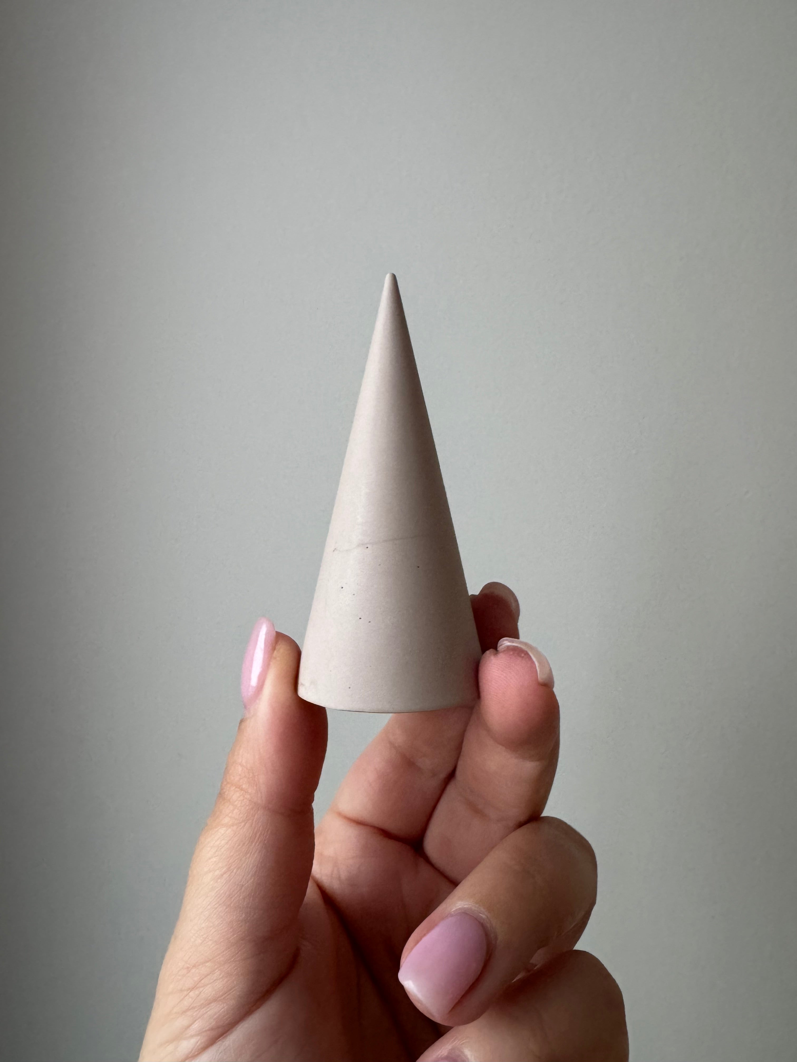 The Amara Ring Holder - Mushroom-Taupe