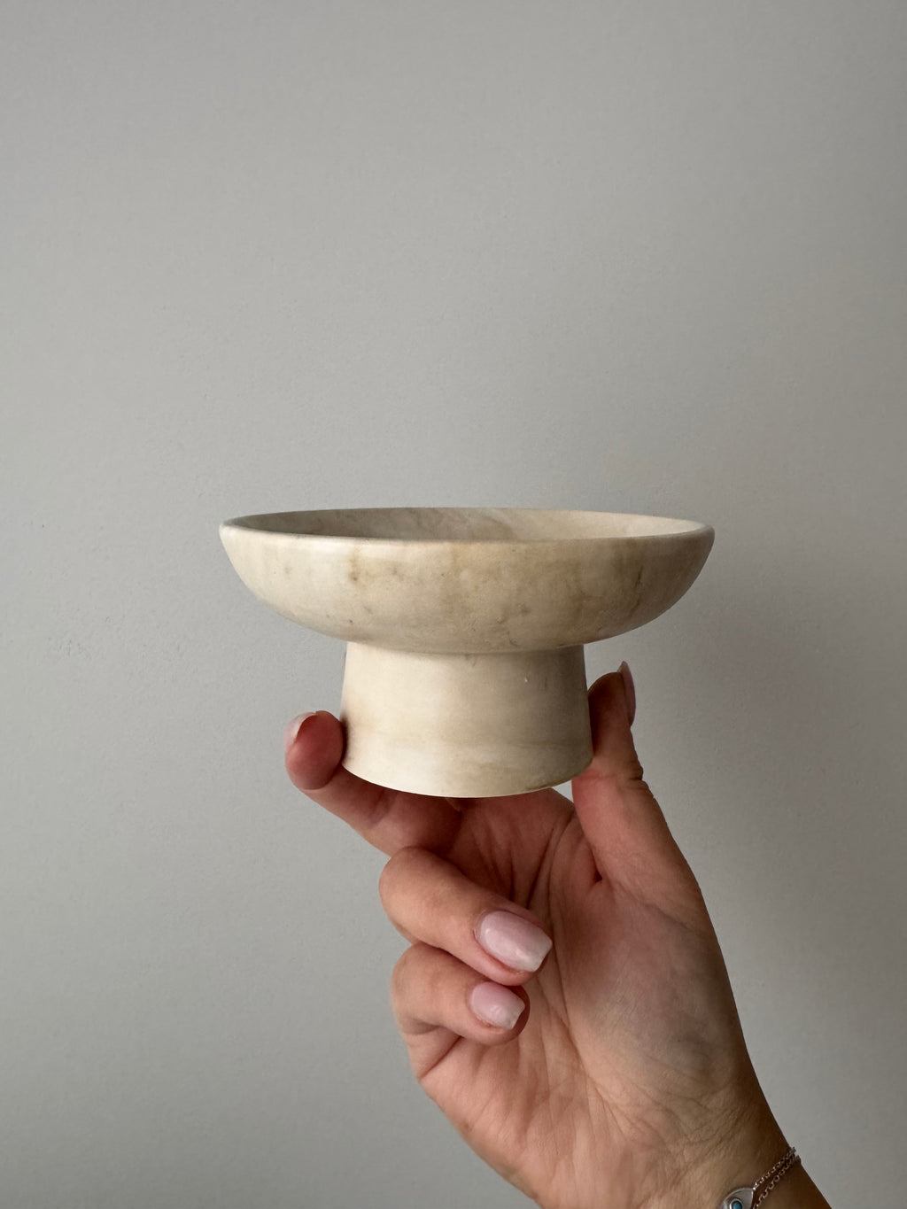 The Pedestal - Beige Marble