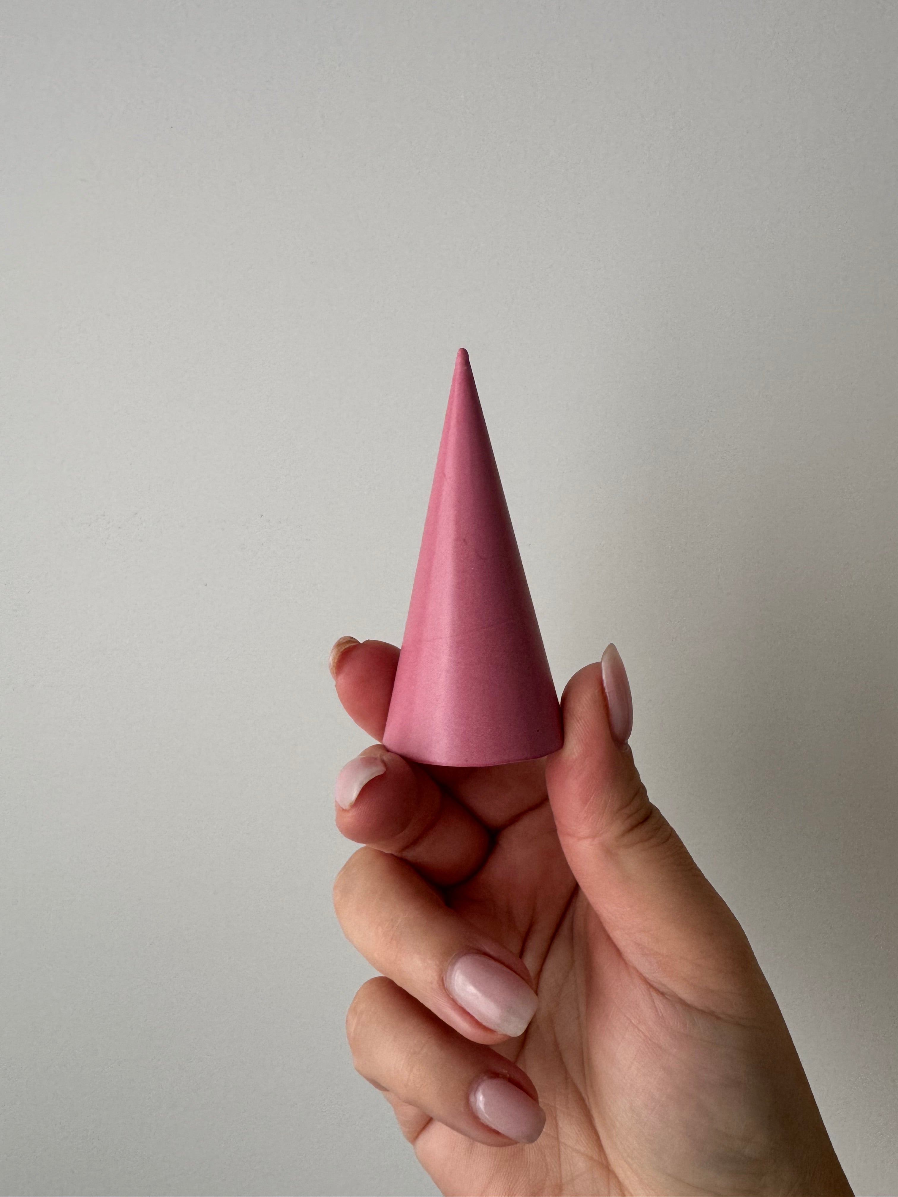 The Amara Ring Holder - Berry