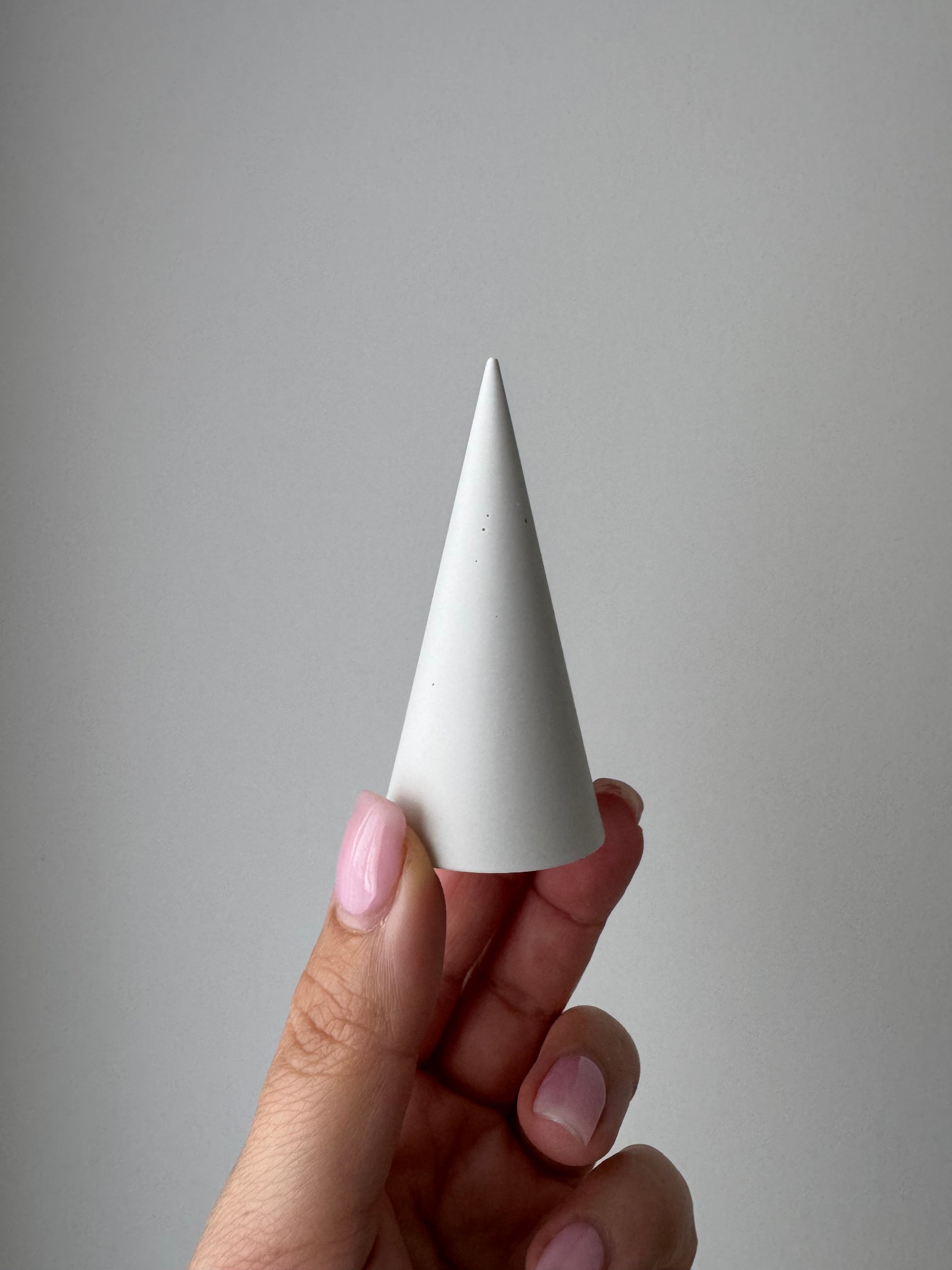 The Amara Ring Holder