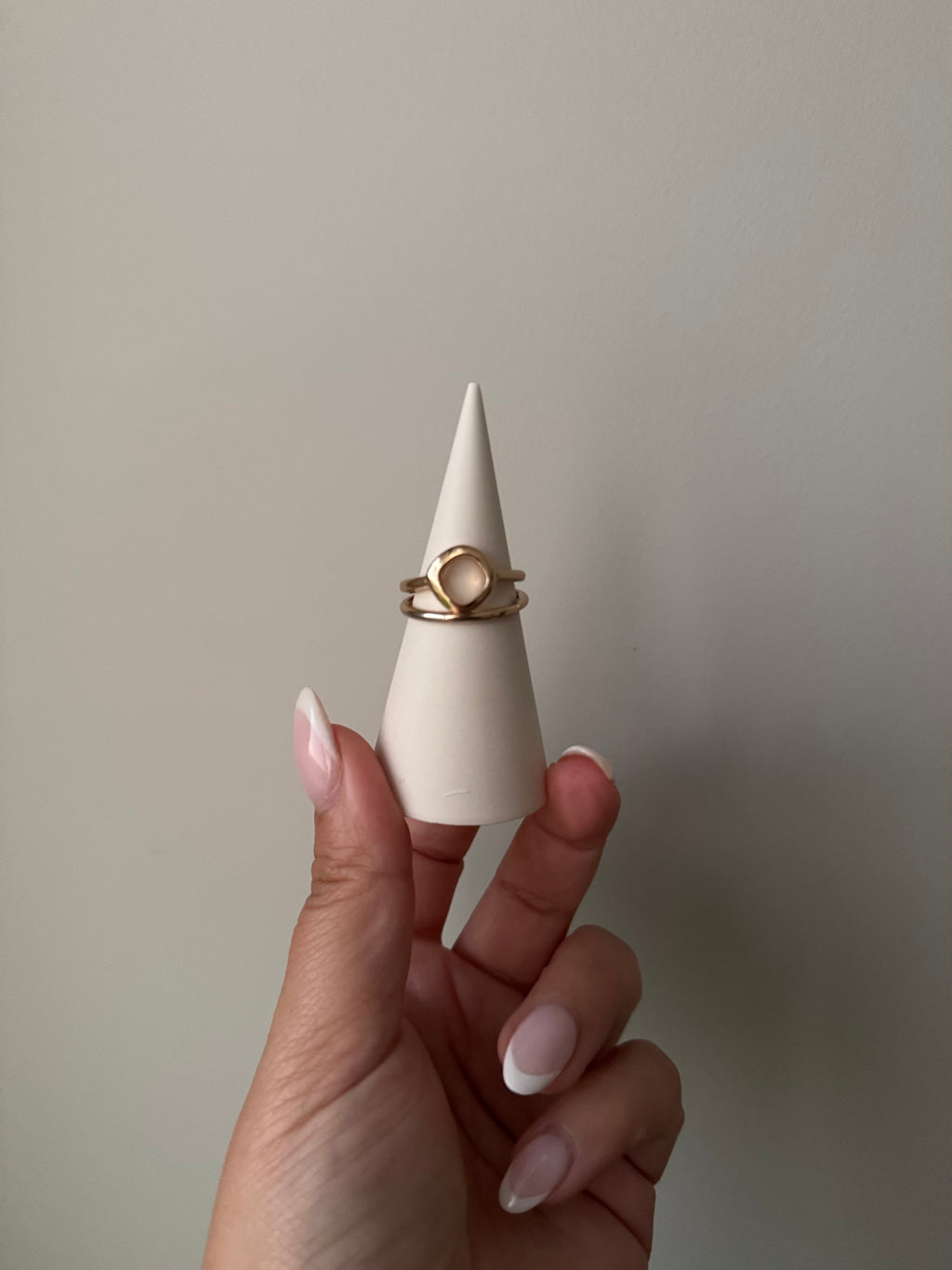 The Amara Ring Holder