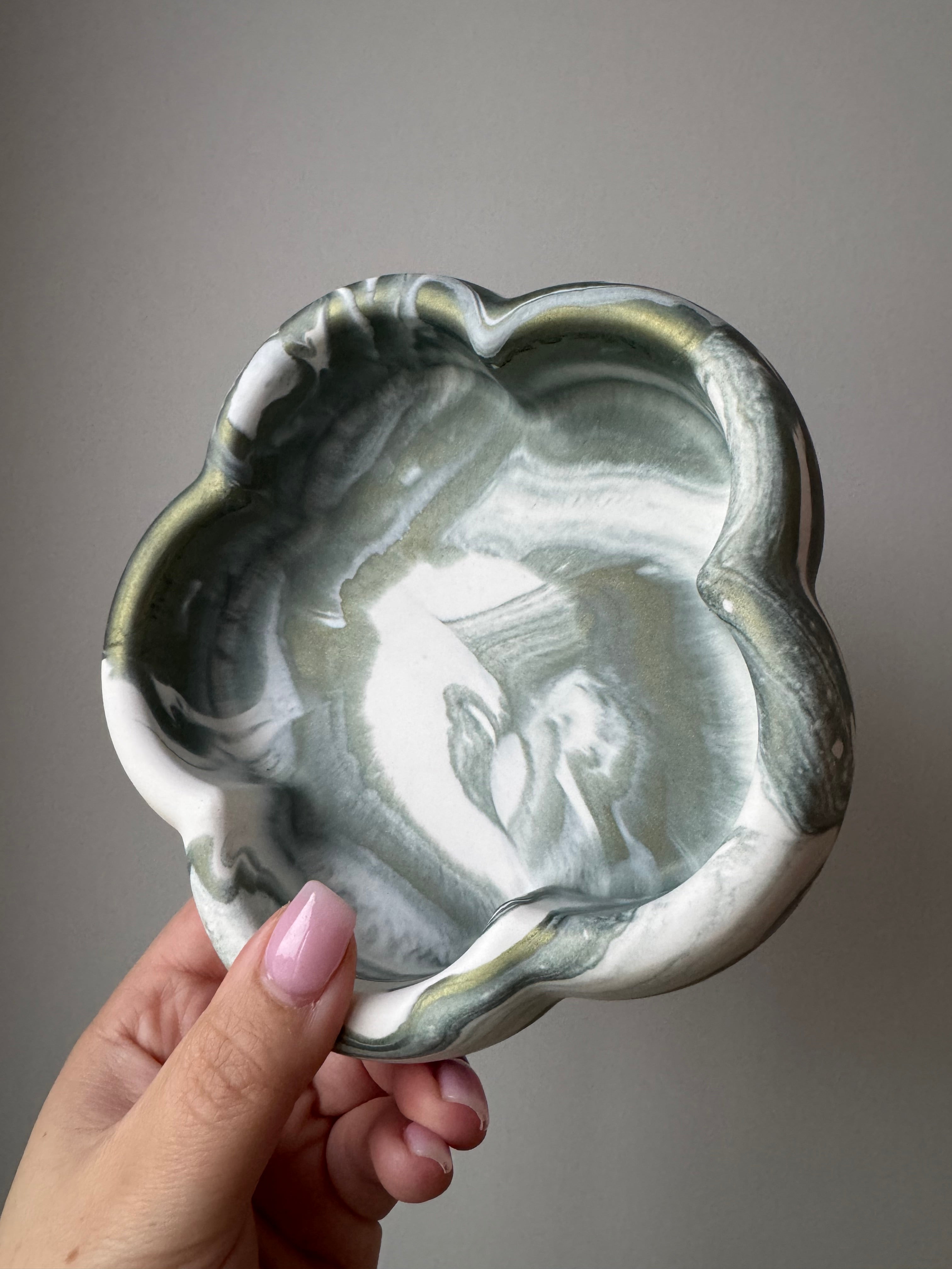 The Bloom Dish - Green/Gold Marble