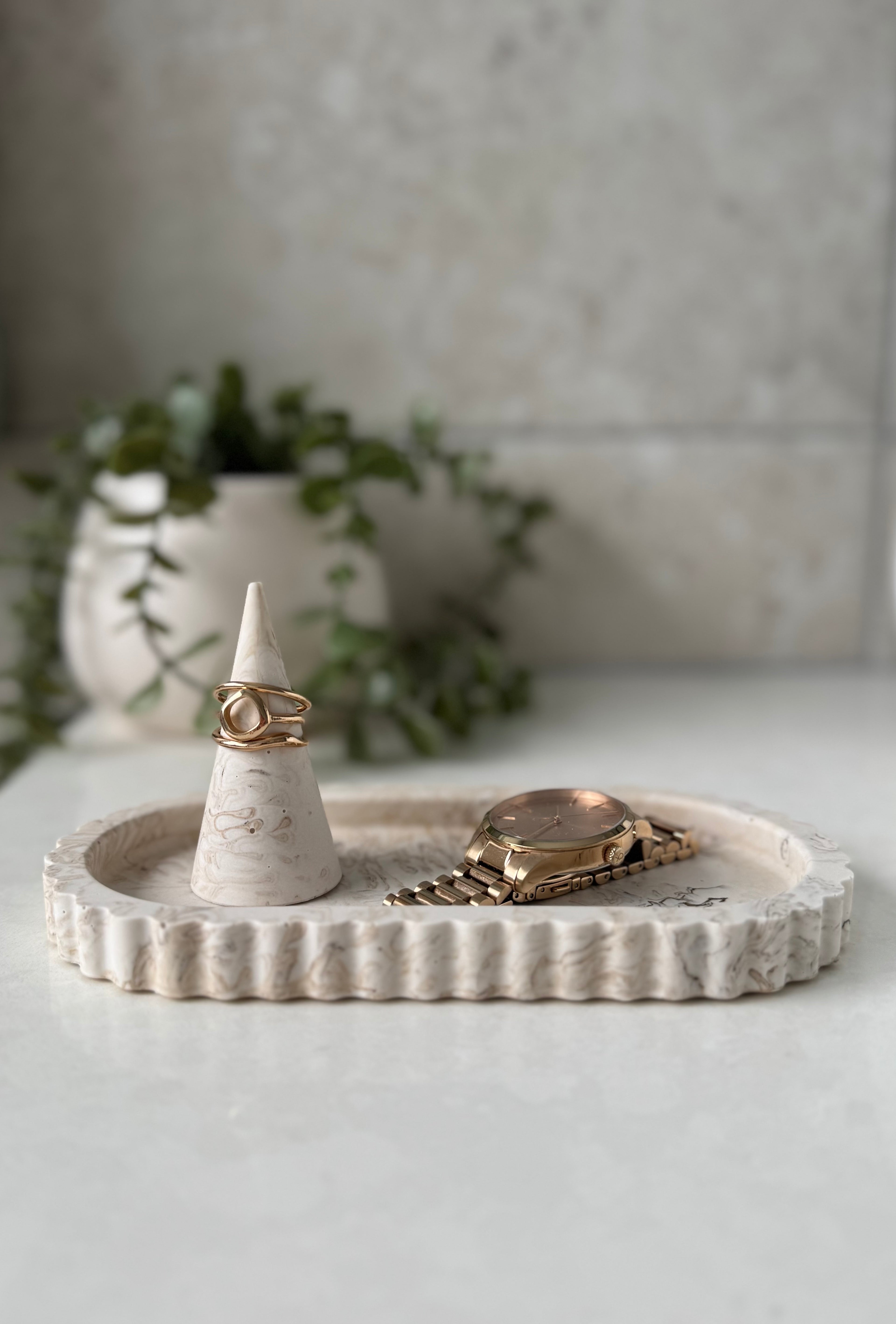 The Signature Essence Tray